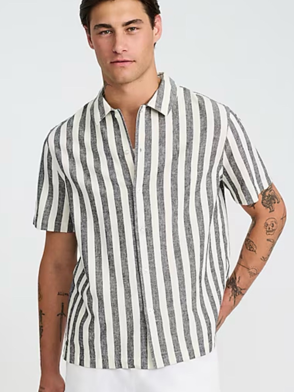 Men's Short-Sleeve Vertical Stripe Shirt - Black & White